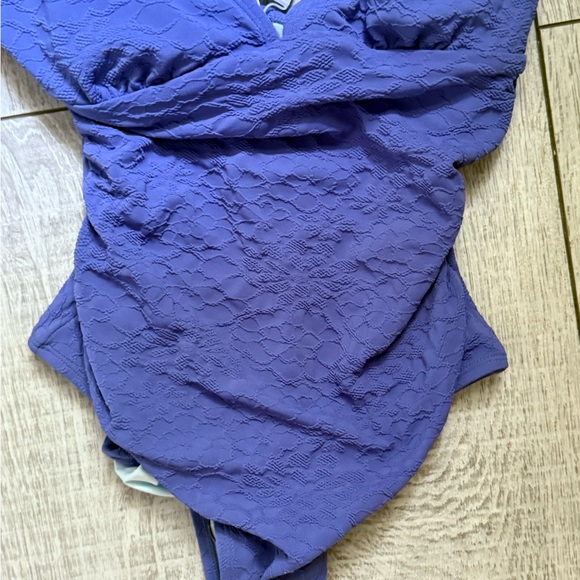 Cupshe Women's One Piece Swimsuit - Picture 3 of 4